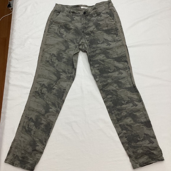 Maurices Women's Size 1/2 Camouflage Print Casual Pants Stretch Cotton Blend - Picture 1 of 9